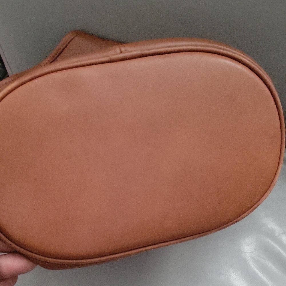 Coach Thompson Bucket - Picture 5 of 8